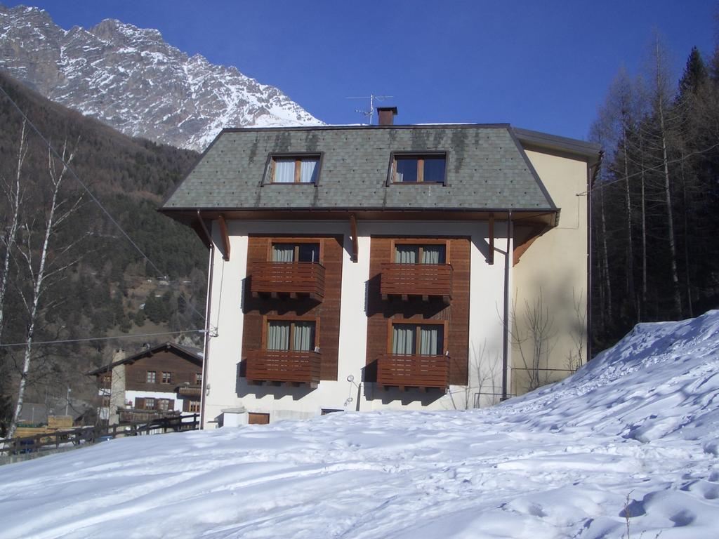 La Villa Feleit Бормио Екстериор снимка